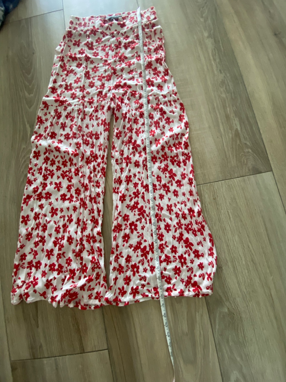 Kendall & Kylie Palazzo Pants - White with Red Floral Motif